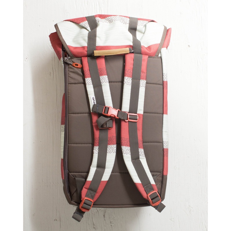 Dakine Sediment Trek 26L Backpack