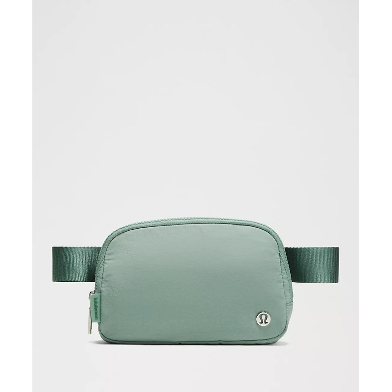 Everywhere Belt Bag|Crater Blue|Leopardo Shift Midi Desert Khaki Multi/Night Brown|Raspberry coulis|Light Ivory|Black