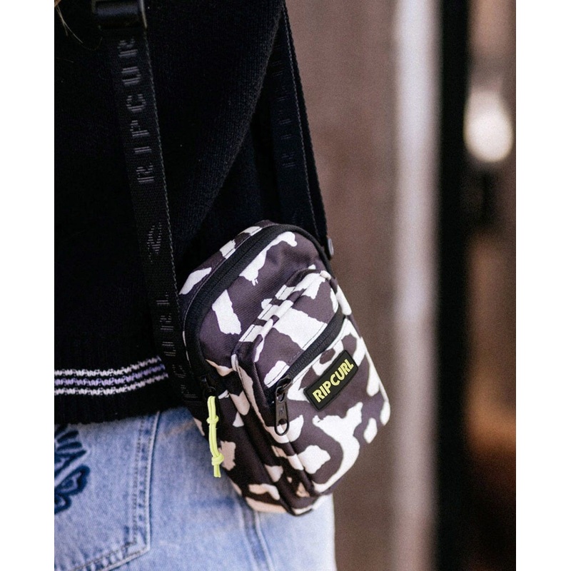 Rip Curl Search Crossbody Bag|Washed Black|Black / Pink|Natural