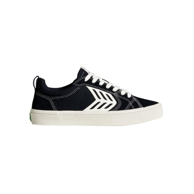 Cariuma Catiba Pro Skate Black Suede and Canvas Contrast Thread Ivory
