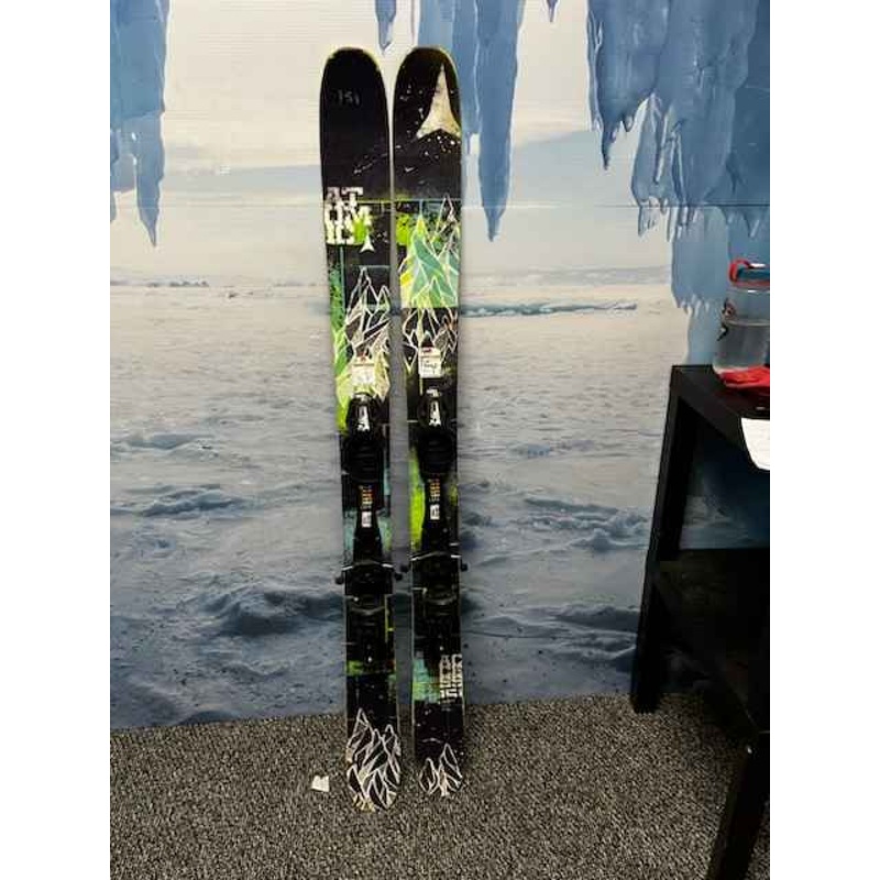 Heavily Used Atomic Access 100 151cm Skis w/ Tyrolia SP10 Demo Binding