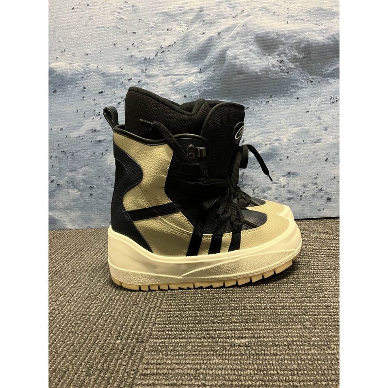 New Custom Lace Up Size 8 Snowboard Boot