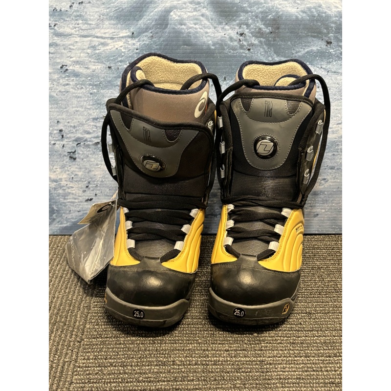 New Dee Luxe 24.5 Snowboard Boots