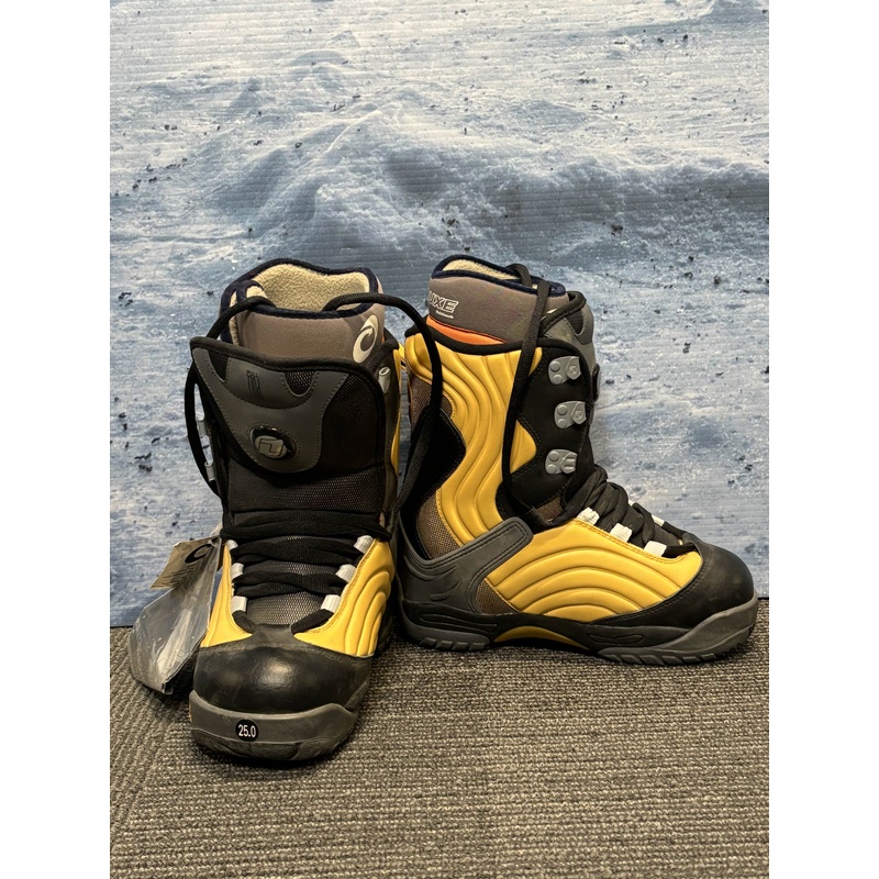 New Dee Luxe 24.5 Snowboard Boots