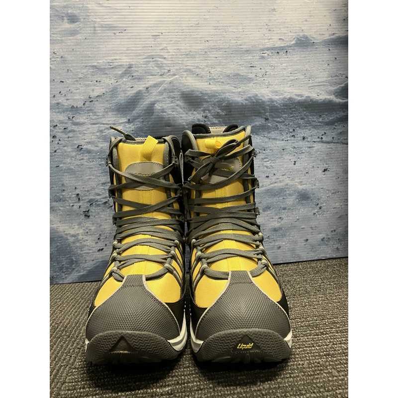 New Liquid Lace Up Size 8.5 Snowboard Boot
