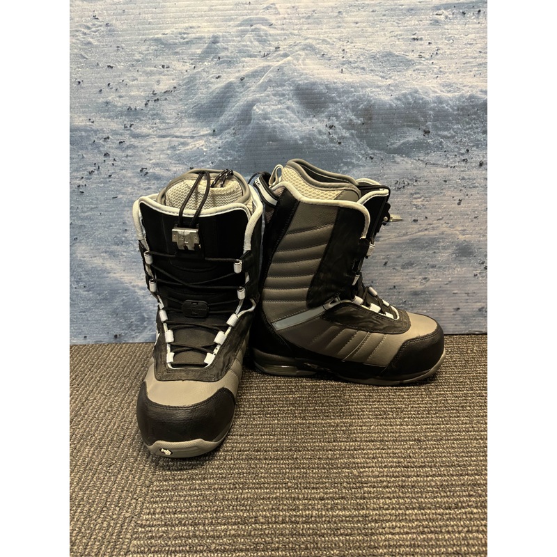 New Northface Devine Lace up 24.5 Snowboard Boots