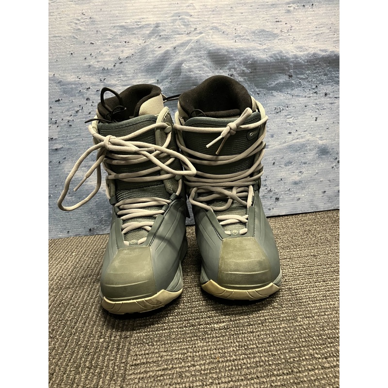 New Ride Lace Up Size 6 Snowboard Boot