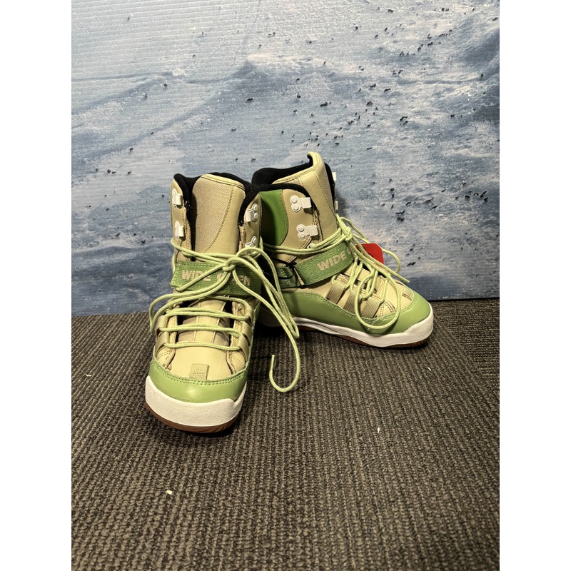New Wide Open Jr Lace Up 22 Snowboard Boots