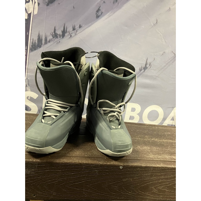 New Ride Lace Up Size W10 Snowboard Boot