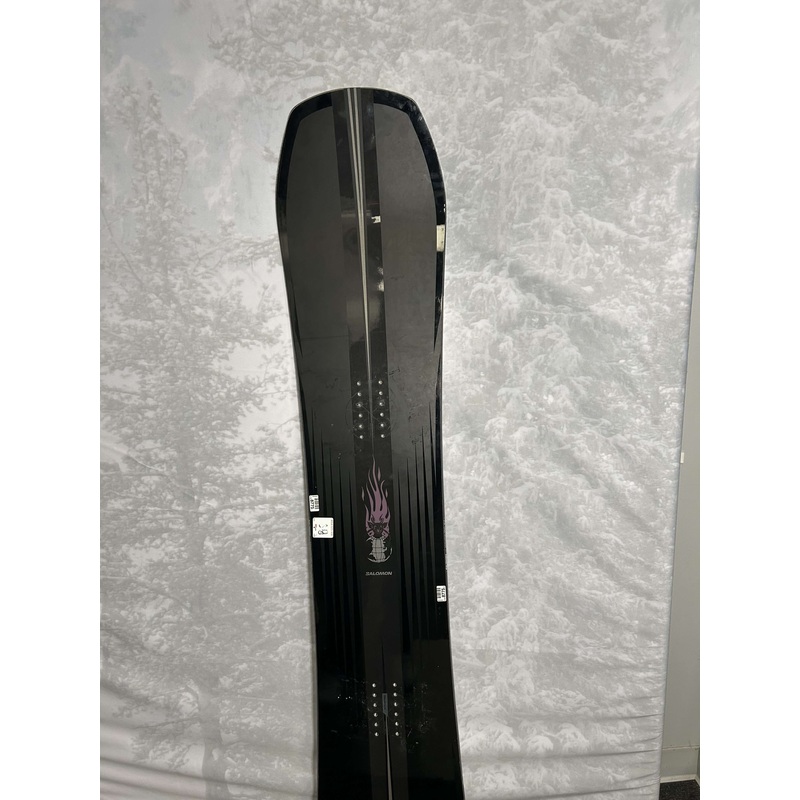 Lightly Used 2025 Salomon Assassin Pro 162CM Snowboard