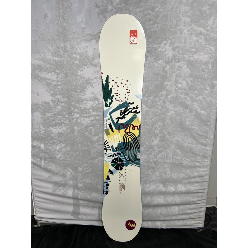 Lightly Used Yes Hello 2025 152CM Snowboard