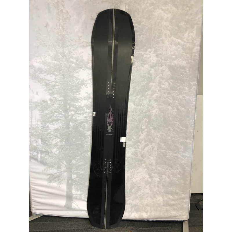 Lightly Used 2025 Salomon Assassin Pro 159CM Snowboard