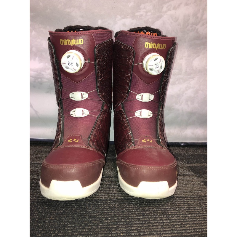 Used ThirtyTwo Lashed Boa Snowboaed boots – 24.5